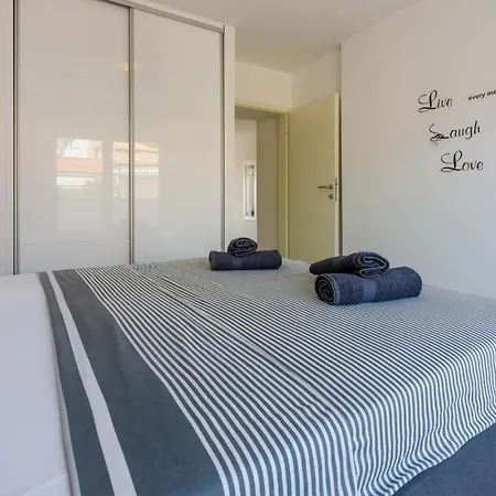 Ilicevic * تْسْغيكفانِتْسا